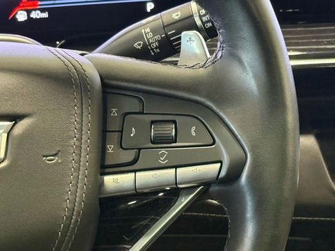 Used 2023 Cadillac Escalade V image 17