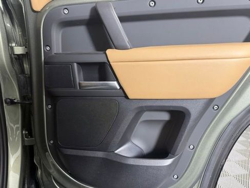 Certified 2025 Land Rover Defender 110 X-Dynamic SE image 37