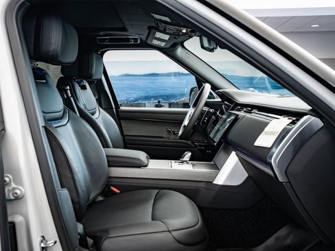 New 2026 Land Rover Range Rover SV image 25