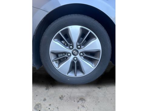 Used 2018 Hyundai Ioniq Limited FWD image 21