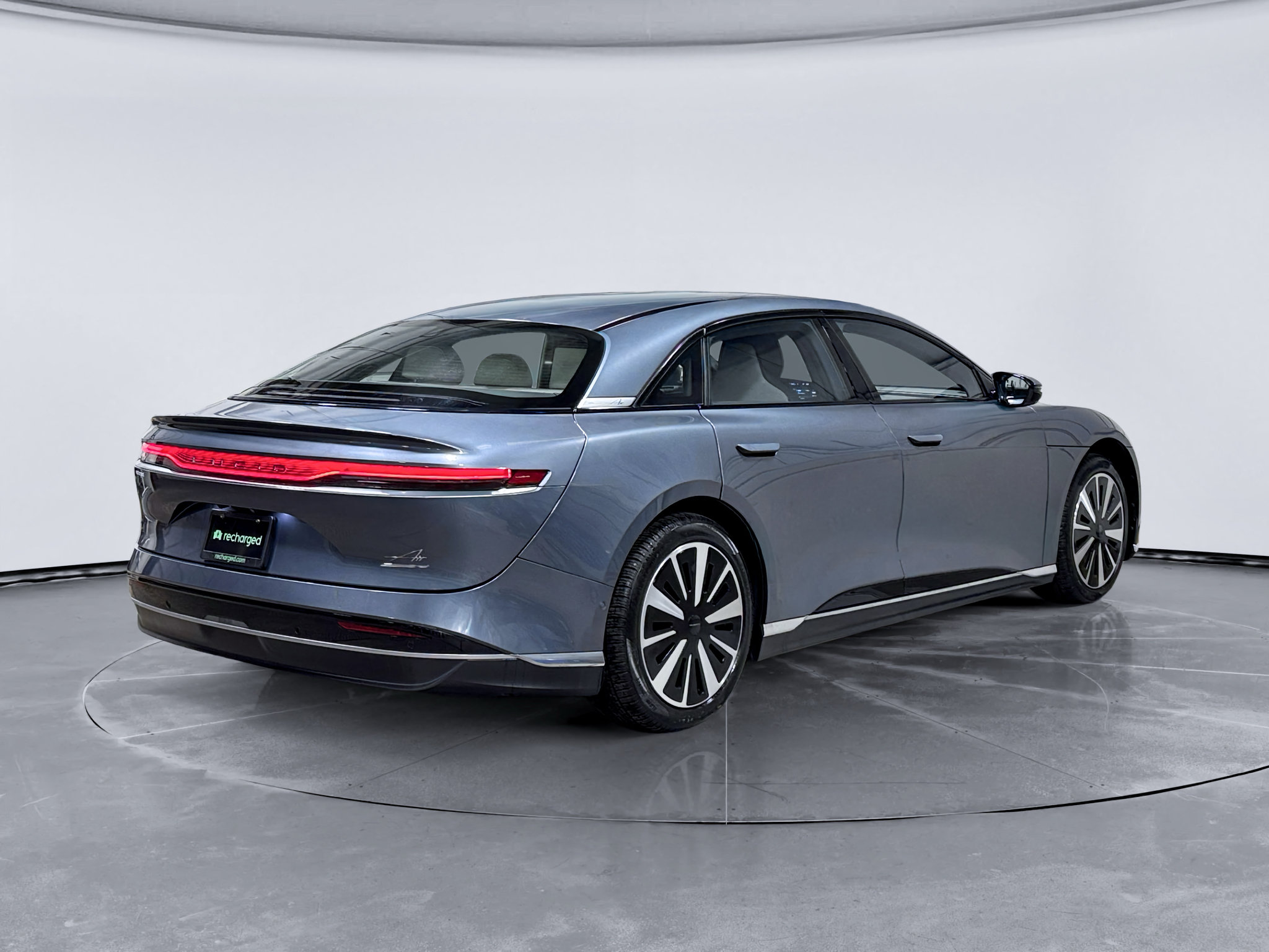 Used 2025 Lucid Air Touring AWD/4WD image 3