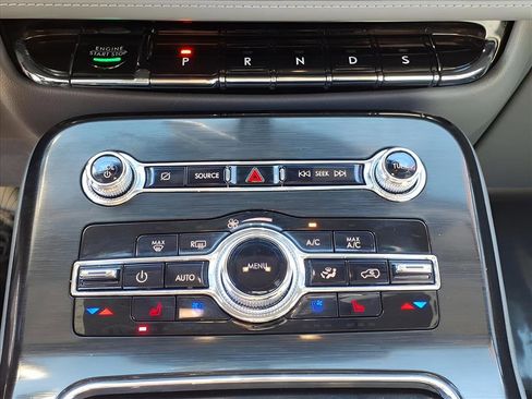 Certified 2021 Lincoln Nautilus Reserve image 9