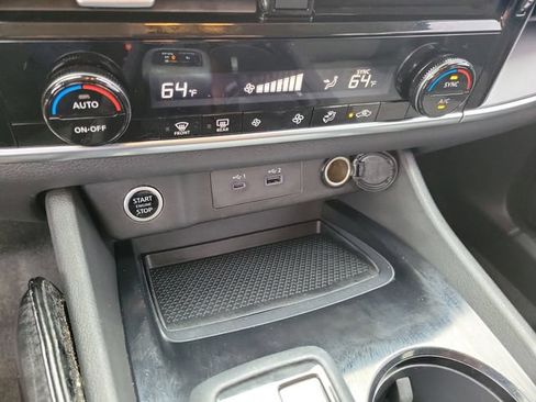 Used 2021 Nissan Rogue SV FWD image 33