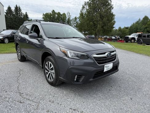 Used 2020 Subaru Outback Premium AWD/4WD image 7
