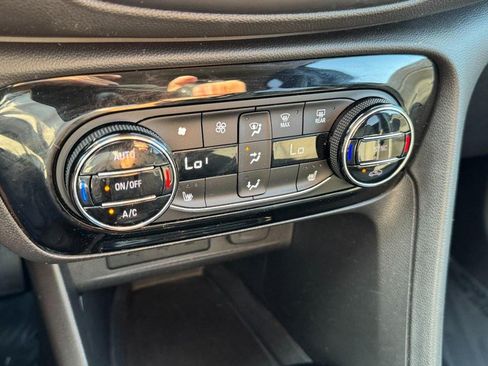 Used 2021 Buick Encore GX Select FWD image 18
