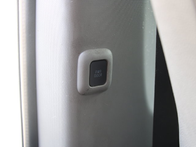 Used 2015 Toyota Sienna Limited Premium FWD image 26
