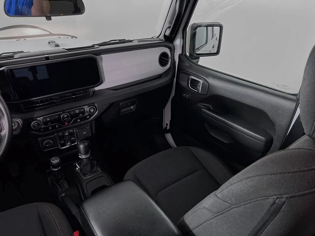 Used 2024 Jeep Gladiator Sport AWD/4WD image 22