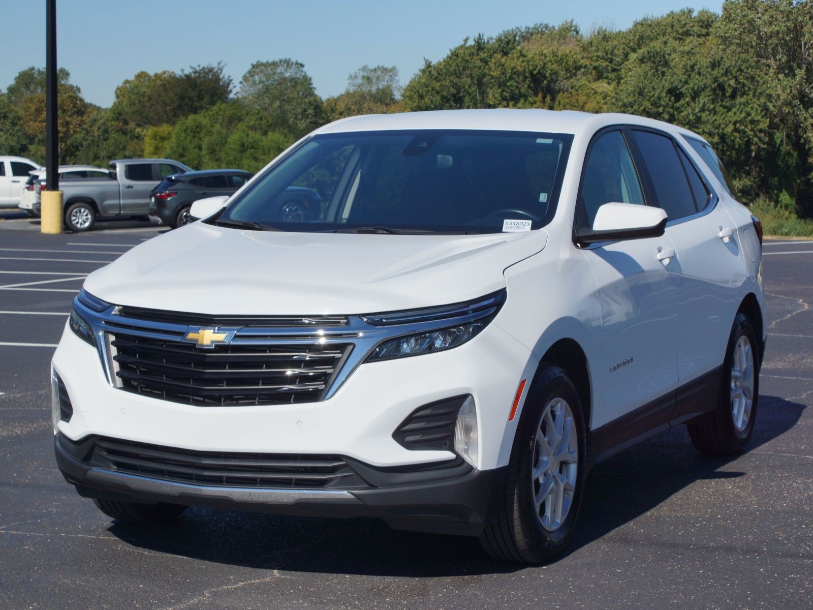 Used 2024 Chevrolet Equinox LT AWD/4WD image 2