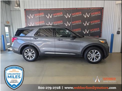Used 2024 Ford Explorer XLT w/ Equipment Group 202A AWD/4WD image 3