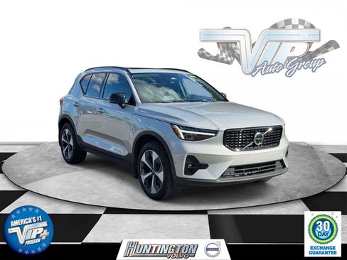 Certified 2024 Volvo XC40 B5 Plus AWD/4WD image 1
