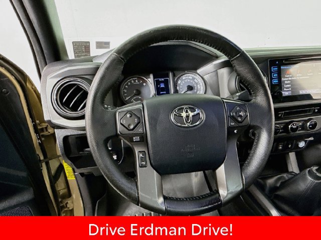 Certified 2016 Toyota Tacoma TRD Sport w/ Premium & Technology Package AWD/4WD image 11