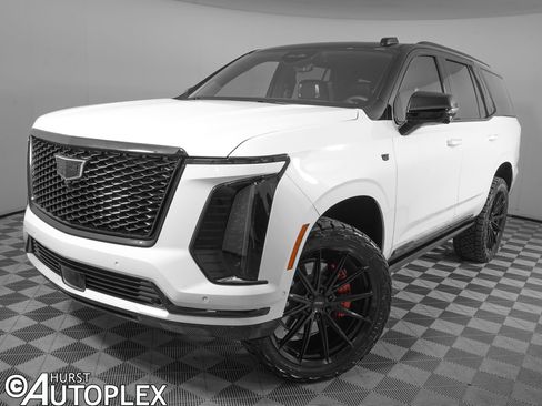 Used 2026 Cadillac Escalade Platinum Sport w/ LPO, ONYX Package AWD/4WD image 1
