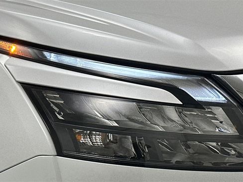 Certified 2025 Nissan Pathfinder Platinum w/ Cargo Package image 25