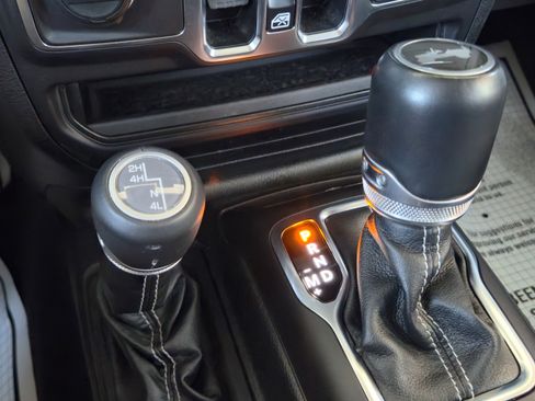 Used 2021 Jeep Wrangler Unlimited Sahara AWD/4WD image 20