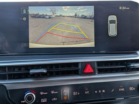 Used 2024 Kia Sorento S image 12