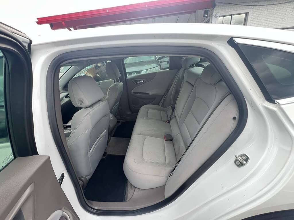 Used 2018 Chevrolet Malibu LS FWD image 14