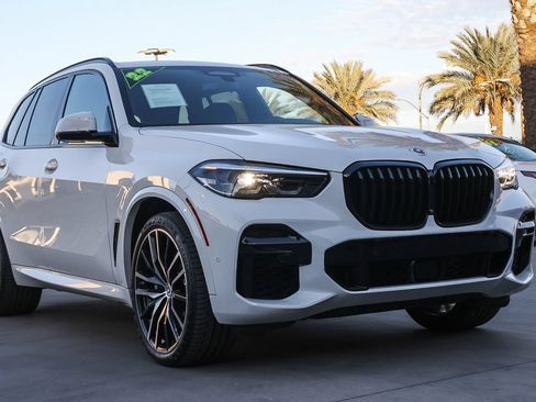 Used 2022 BMW X5 M50i AWD/4WD image 3