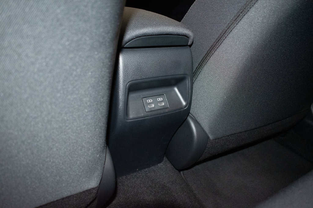Used 2023 Toyota Corolla LE w/ Carpet Mat Package (TMS) FWD image 22
