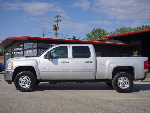 Used 2014 Chevrolet Silverado 3500 LT w/ Custom Sport Truck Package AWD/4WD image 4