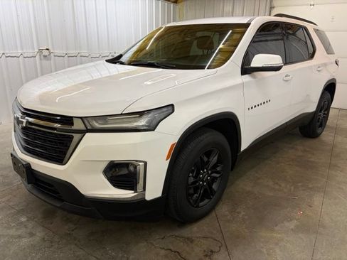 Used 2022 Chevrolet Traverse LT w/ Midnight/Sport Edition AWD/4WD image 3