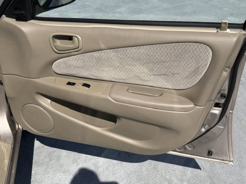 Used 1999 Toyota Corolla CE FWD image 17