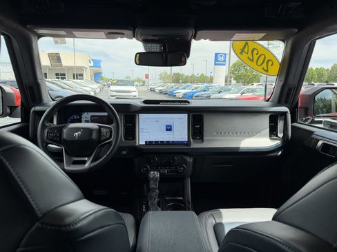 Used 2024 Ford Bronco Outer Banks AWD/4WD image 21