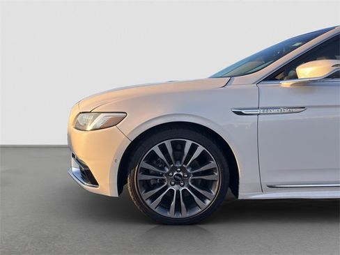 Used 2017 Lincoln Continental Reserve w/ Luxury Package image 20