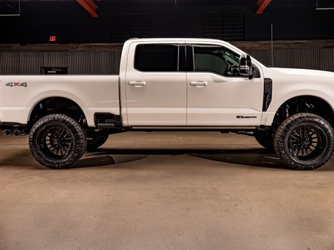 Used 2026 Ford F250 Platinum image 11