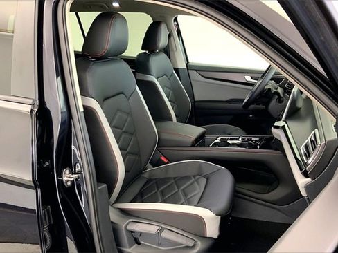 New 2026 Volkswagen Atlas Peak Edition image 9