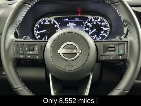 Used 2025 Nissan Pathfinder SL AWD/4WD image 26