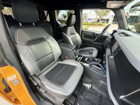 Used 2022 Ford Bronco Black Diamond w/ Sasquatch Package AWD/4WD image 26