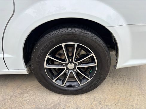 Used 2019 Dodge Grand Caravan GT FWD image 41