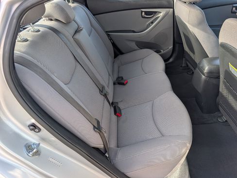 Used 2016 Hyundai Elantra SE FWD image 5