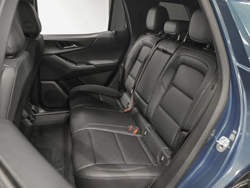 Used 2026 Chevrolet Equinox LT w/ Convenience Package II FWD image 26