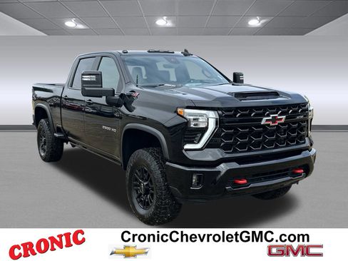 Used 2024 Chevrolet Silverado 2500 ZR2 w/ Technology Package image 1