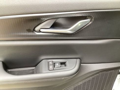 New 2025 Jeep Grand Cherokee Laredo image 19