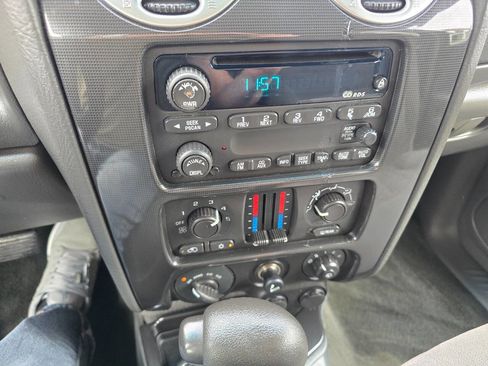 Used 2003 GMC Envoy SLE AWD/4WD image 16