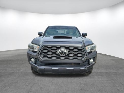 Used 2020 Toyota Tacoma TRD Sport image 2