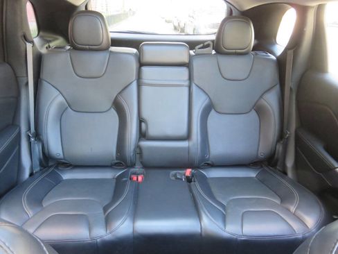 Used 2019 Jeep Cherokee Limited AWD/4WD image 23