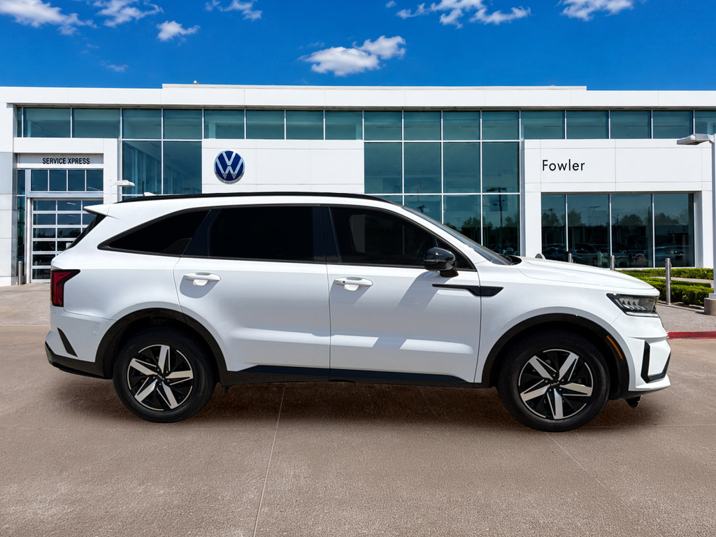 Used 2022 Kia Sorento S w/ Panoramic Sunroof Package FWD image 4