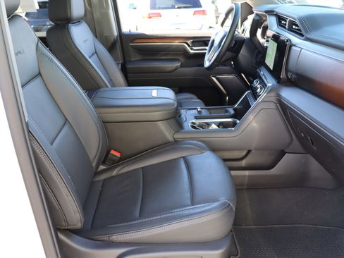 Used 2025 GMC Sierra 2500 Denali w/ Technology Package image 39