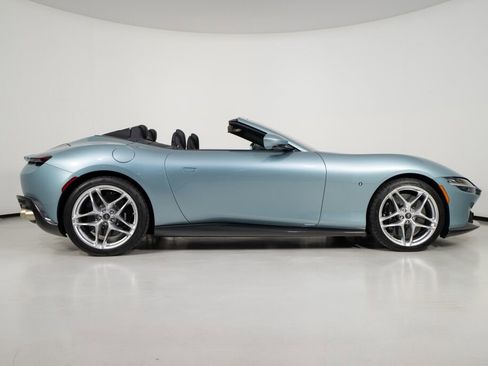 Used 2024 Ferrari Roma Spider RWD image 9