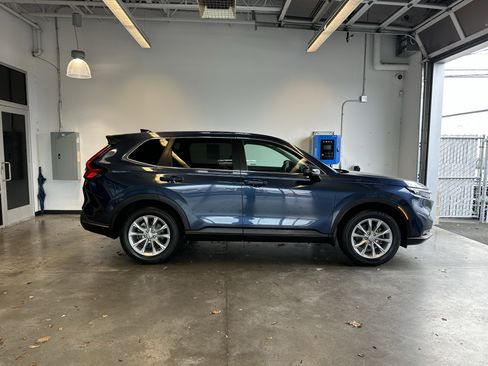 Used 2024 Honda CR-V EX image 2