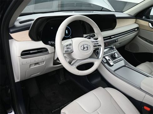 Used 2024 Hyundai Palisade Limited image 18