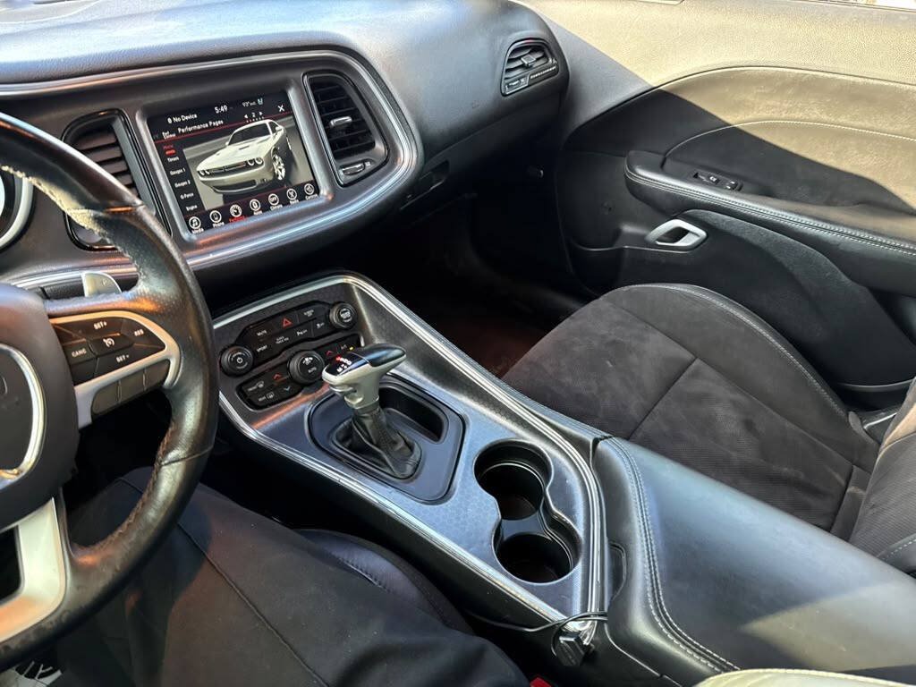 Used 2017 Dodge Challenger R/T Scat Pack w/ Leather Interior Group RWD image 38