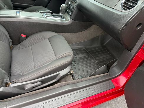 Used 2013 Ford Mustang 2dr Conv V6 image 27