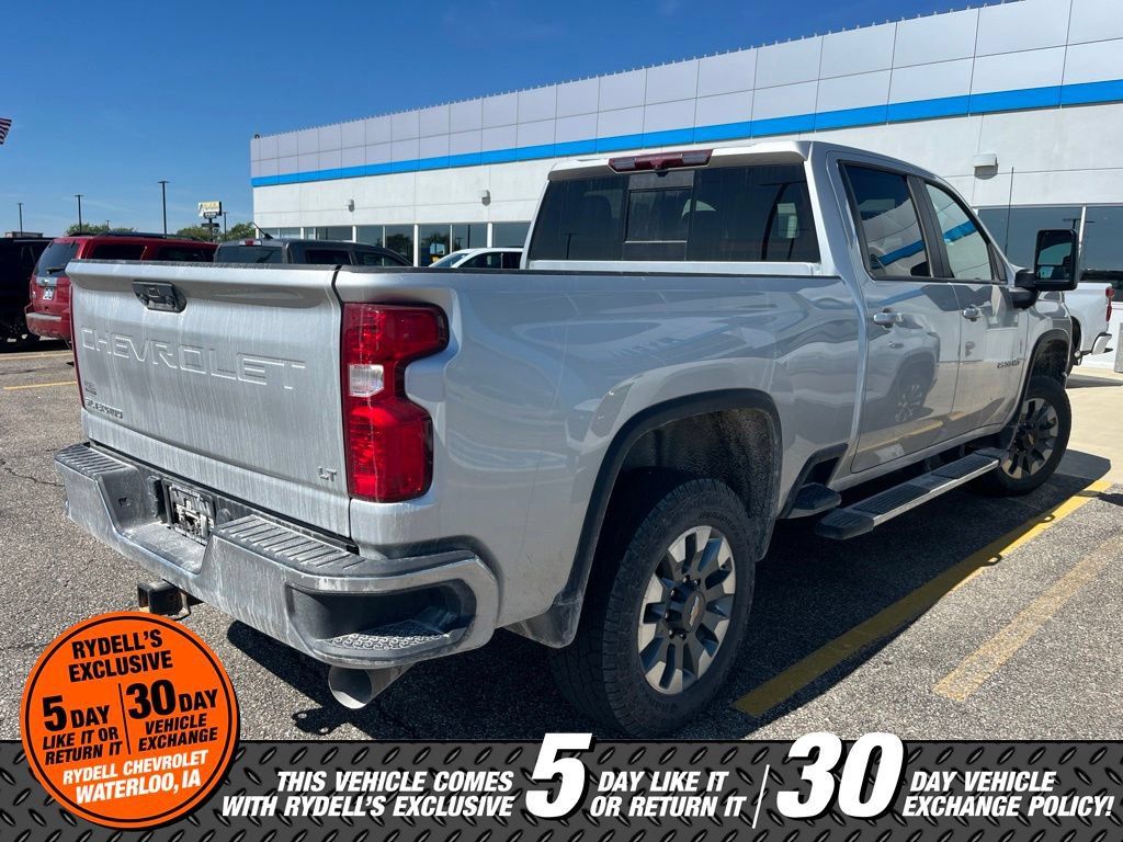 Used 2022 Chevrolet Silverado 2500 LT w/ Convenience Package AWD/4WD image 2