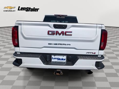 Used 2022 GMC Sierra 2500 AT4 w/ AT4 Preferred Package AWD/4WD image 4