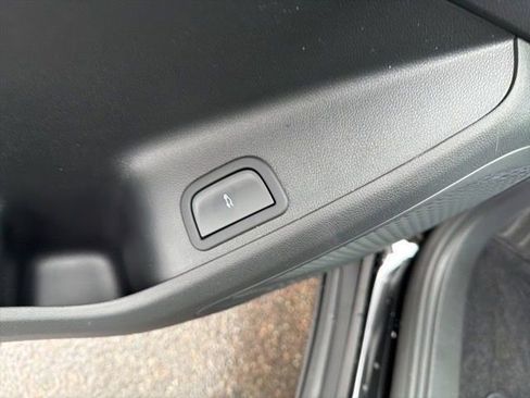 New 2026 Chevrolet Traverse LT w/ Sun and Wheel Package image 11