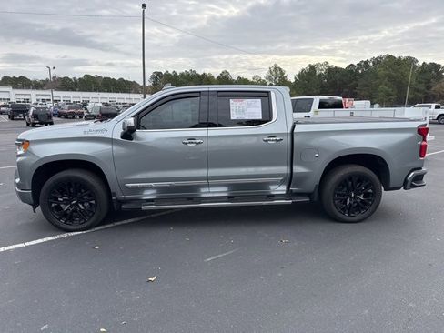 Used 2025 Chevrolet Silverado 1500 High Country image 2